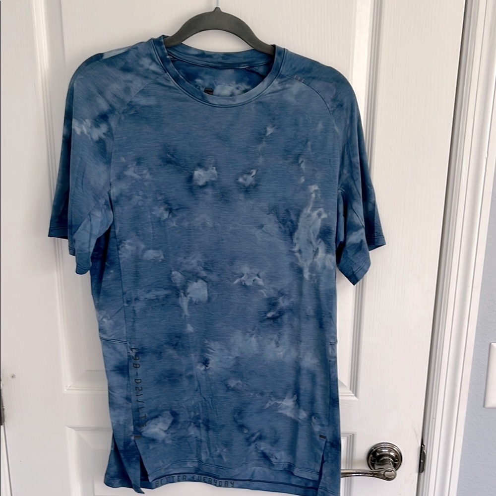 Men’s Lululemon SS Shirt Size M